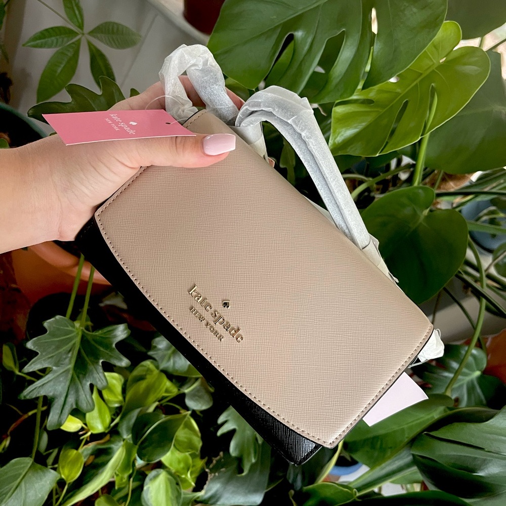 NEW WITH TAGS! Brand new with tags Kate Spade crossbody!